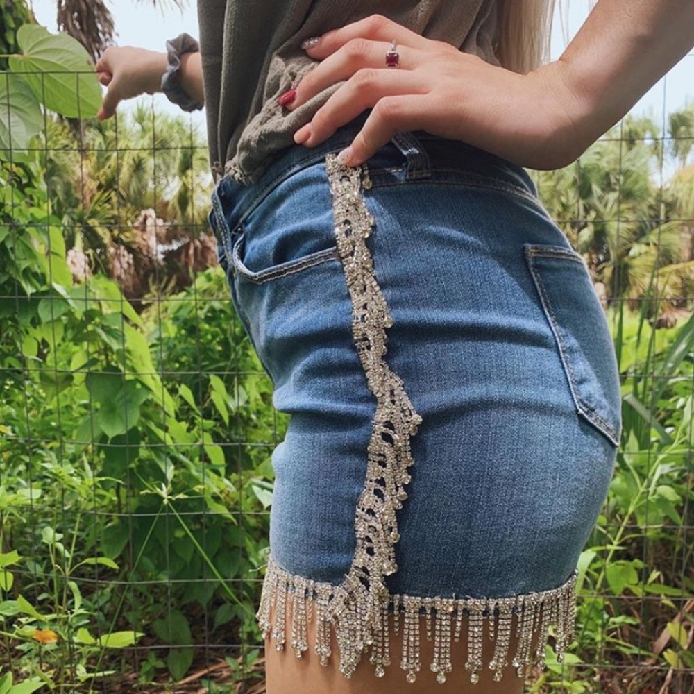 Universal Thread Light Wash Dazzle Shorts